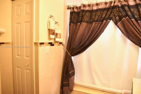 Villa ou maison à vendre à Port St. Lucie, Floride: 3 chambres, 168.62 m2 № 2146047 - photo 23