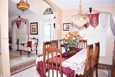 Villa ou maison à vendre à Port St. Lucie, Floride: 3 chambres, 168.62 m2 № 2146047 - photo 15