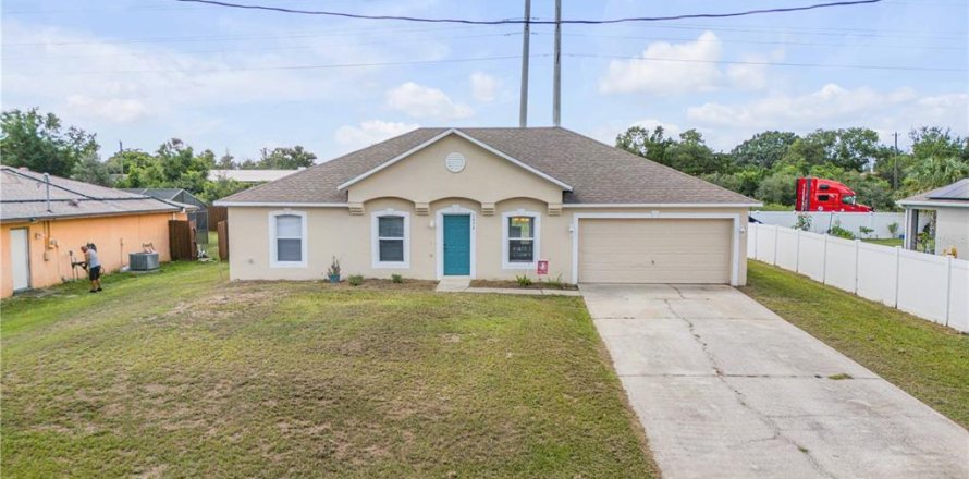 House in Deltona, Florida 3 bedrooms, 150.41 sq.m. № 1849663
