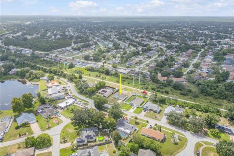 House in Deltona, Florida 3 bedrooms, 150.41 sq.m. № 1849663 - photo 30