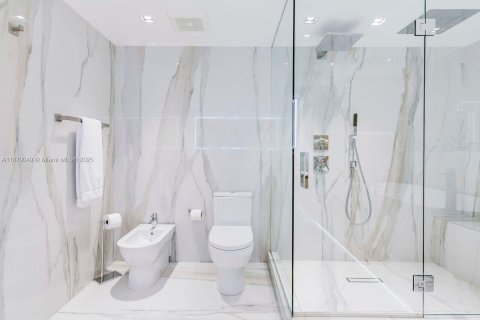 Condo in Miami, Florida, 3 bedrooms № 1983389 - photo 26