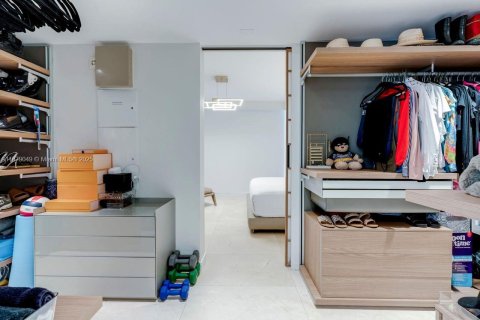 Condo in Miami, Florida, 3 bedrooms № 1983389 - photo 20