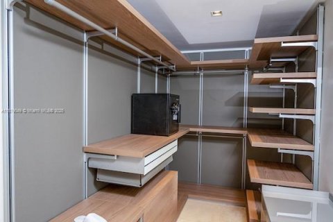 Condo in Miami, Florida, 3 bedrooms № 1983389 - photo 21