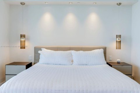Condo in Miami, Florida, 3 bedrooms № 1983389 - photo 17