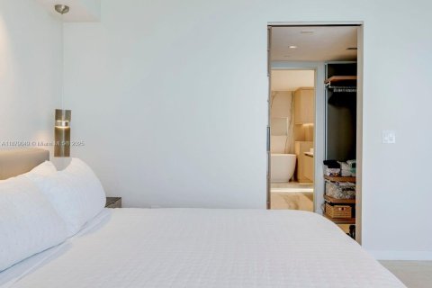 Condo in Miami, Florida, 3 bedrooms № 1983389 - photo 19