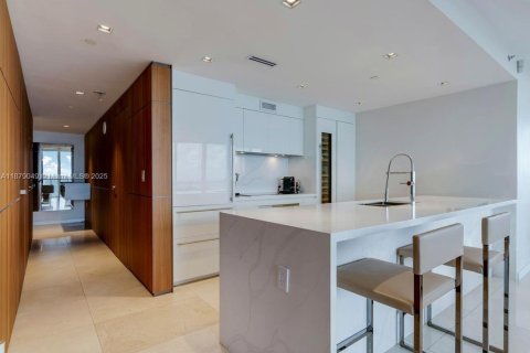 Condo in Miami, Florida, 3 bedrooms № 1983389 - photo 29