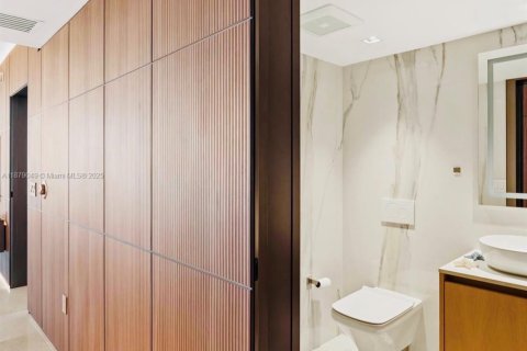 Condo in Miami, Florida, 3 bedrooms № 1983389 - photo 30