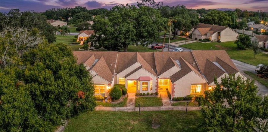 Condominio en Port Richey, Florida, 2 dormitorios  № 2211023
