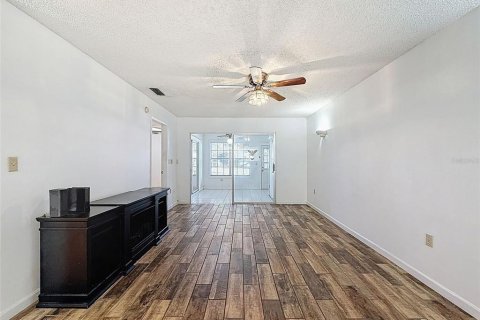 Condominio en venta en Port Richey, Florida, 2 dormitorios, 108.79 m2 № 2211023 - foto 3