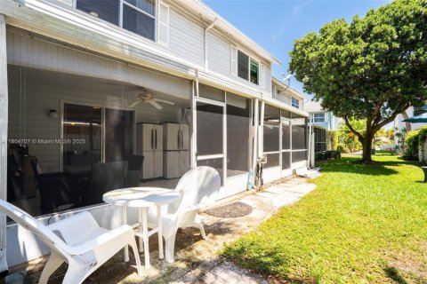 Townhouse in Pompano Beach, Florida 2 bedrooms, 93.65 sq.m. № 1935797 - photo 18