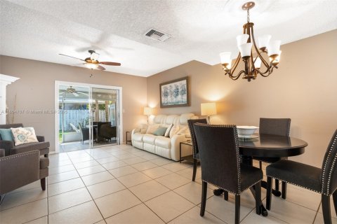 Adosado en venta en Pompano Beach, Florida, 2 dormitorios, 93.65 m2 № 1935797 - foto 7