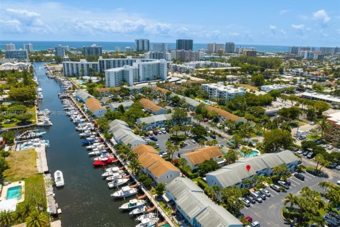 Townhouse in Pompano Beach, Florida 2 bedrooms, 93.65 sq.m. № 1935797 - photo 23