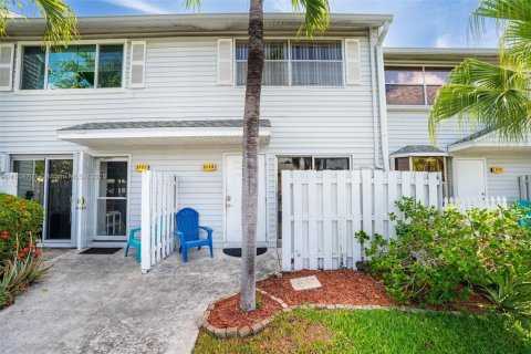Adosado en venta en Pompano Beach, Florida, 2 dormitorios, 93.65 m2 № 1935797 - foto 1