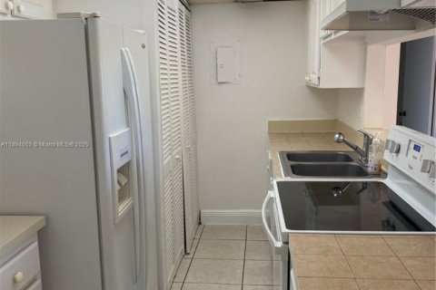 Condominio en alquiler en Tamarac, Florida, 3 dormitorios, 100.43 m2 № 1953411 - foto 16