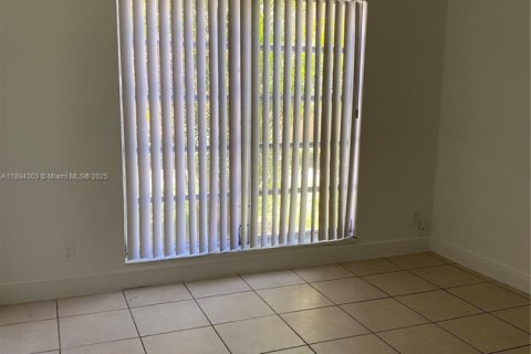 Condominio en alquiler en Tamarac, Florida, 3 dormitorios, 100.43 m2 № 1953411 - foto 10