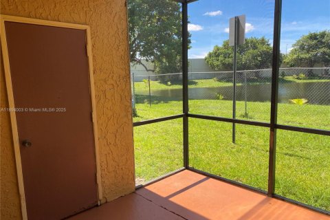 Condominio en alquiler en Tamarac, Florida, 3 dormitorios, 100.43 m2 № 1953411 - foto 17