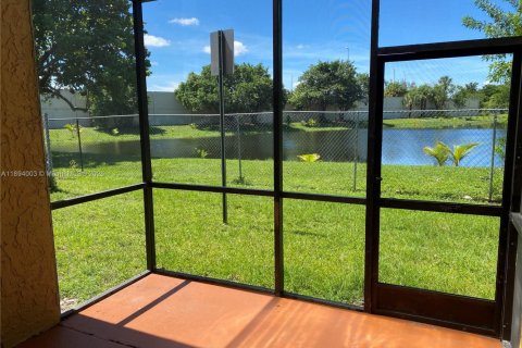 Condominio en alquiler en Tamarac, Florida, 3 dormitorios, 100.43 m2 № 1953411 - foto 18