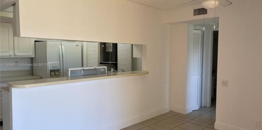Condominio en Tamarac, Florida, 3 dormitorios  № 1953411