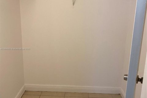 Condominio en alquiler en Tamarac, Florida, 3 dormitorios, 100.43 m2 № 1953411 - foto 12