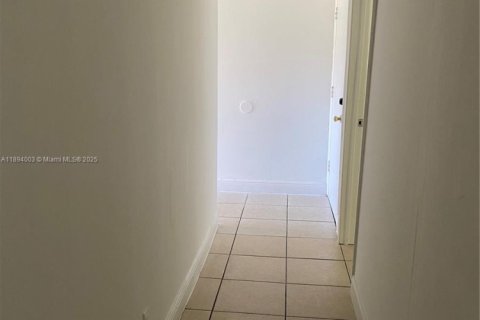 Condominio en alquiler en Tamarac, Florida, 3 dormitorios, 100.43 m2 № 1953411 - foto 11
