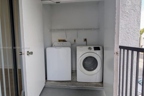 Снять в аренду кондоминиум в Майами, Флорида 1 спальня, 53.79м2, № 1931015 - фото 22