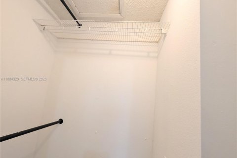 Снять в аренду кондоминиум в Майами, Флорида 1 спальня, 53.79м2, № 1931015 - фото 15