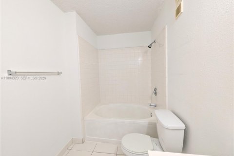 Снять в аренду кондоминиум в Майами, Флорида 1 спальня, 53.79м2, № 1931015 - фото 18