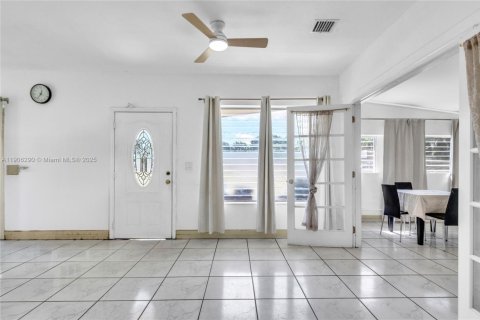 Villa ou maison à vendre à North Miami Beach, Floride: 2 chambres, 155.7 m2 № 1964004 - photo 6