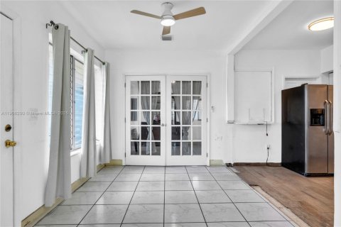 Villa ou maison à vendre à North Miami Beach, Floride: 2 chambres, 155.7 m2 № 1964004 - photo 10