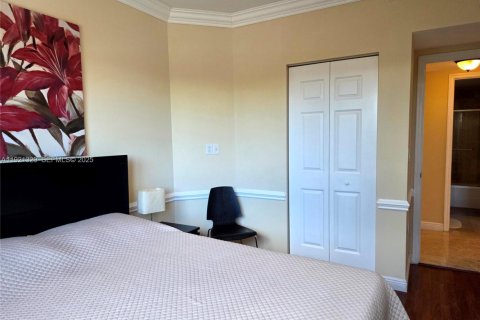 Condominio en venta en Hallandale Beach, Florida, 2 dormitorios, 100.43 m2 № 2034200 - foto 20