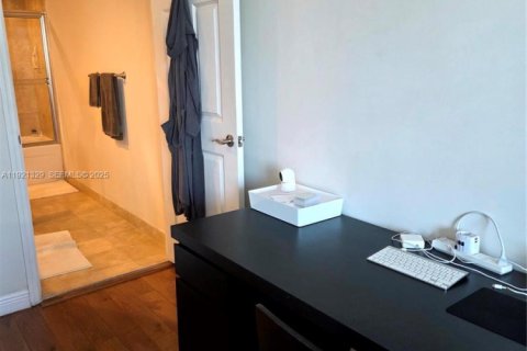 Condominio en venta en Hallandale Beach, Florida, 2 dormitorios, 100.43 m2 № 2034200 - foto 21