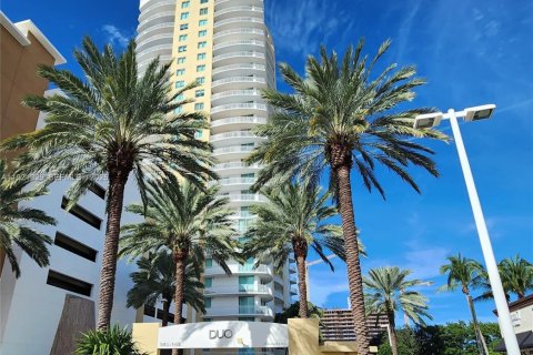 Condominio en Hallandale Beach, Florida, 2 dormitorios  № 2034200