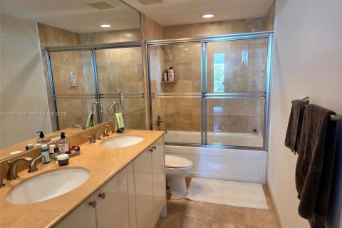 Condominio en venta en Hallandale Beach, Florida, 2 dormitorios, 100.43 m2 № 2034200 - foto 18