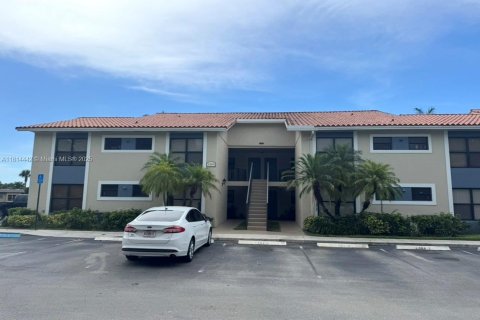 Condo in West Palm Beach, Florida, 2 bedrooms  № 1779965 - photo 3