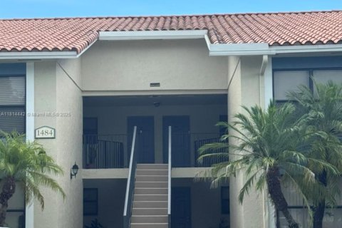 Condo in West Palm Beach, Florida, 2 bedrooms  № 1779965 - photo 2
