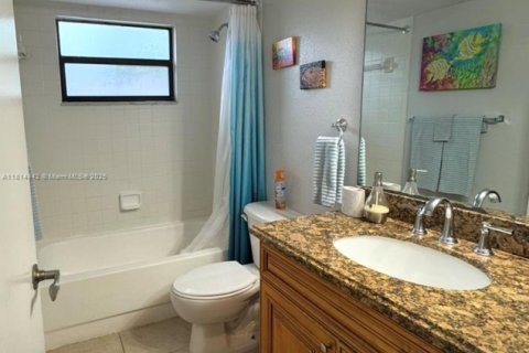 Condo in West Palm Beach, Florida, 2 bedrooms  № 1779965 - photo 10