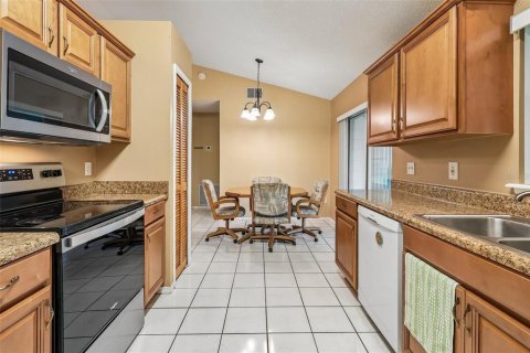 Купить виллу или дом в Апопка, Флорида 4 комнаты, 119.94м2, № 2414872 - фото 9