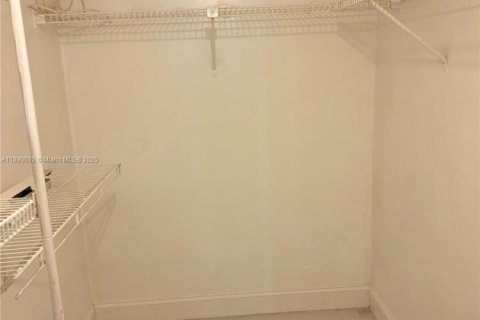 Снять в аренду кондоминиум в Бока-Ратон, Флорида 2 спальни, 84.73м2, № 1939008 - фото 7