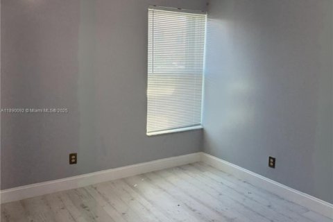 Снять в аренду кондоминиум в Бока-Ратон, Флорида 2 спальни, 84.73м2, № 1939008 - фото 6