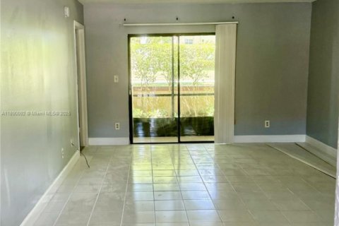 Снять в аренду кондоминиум в Бока-Ратон, Флорида 2 спальни, 84.73м2, № 1939008 - фото 5