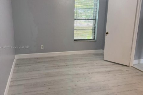 Снять в аренду кондоминиум в Бока-Ратон, Флорида 2 спальни, 84.73м2, № 1939008 - фото 4