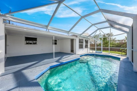 House in Englewood, Florida 2 bedrooms, 95.88 sq.m. № 1621865 - photo 19