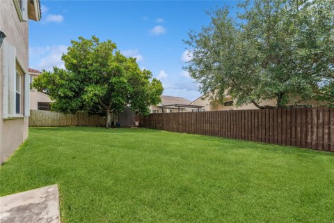 House in Pembroke Pines, Florida 5 bedrooms, 254.74 sq.m. № 1174075 - photo 1