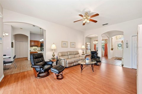 House in Leesburg, Florida 3 bedrooms, 229.75 sq.m. № 2156457 - photo 12