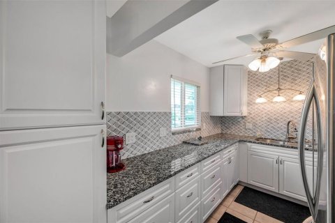 Condominio en venta en Sun City Center, Florida, 2 dormitorios, 89.19 m2 № 1608039 - foto 11