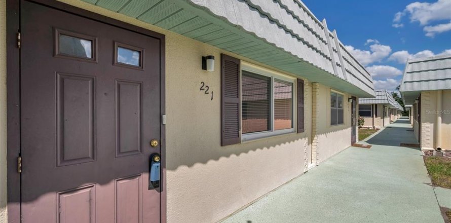 Condominio en Sun City Center, Florida, 2 dormitorios  № 1608039