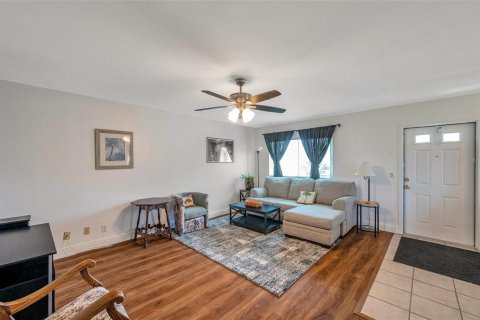 Condominio en venta en Sun City Center, Florida, 2 dormitorios, 89.19 m2 № 1608039 - foto 5