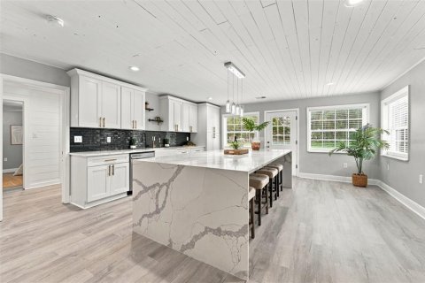 Villa ou maison à vendre à Lutz, Floride: 4 chambres, 232.35 m2 № 2403553 - photo 8