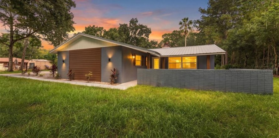 Villa ou maison à Lutz, Floride 4 chambres, 232.35 m2 № 2403553
