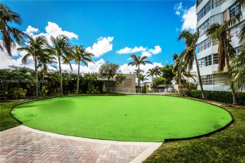 Condo in Hallandale Beach, Florida, 1 bedroom  № 2044445 - photo 27